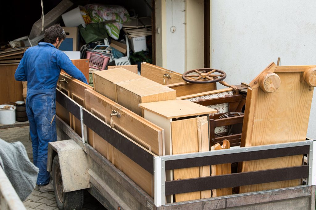 Recyclage du mobilier de bureau : comment donner une seconde vie à votre matériel ? 2 recyclage revalorisation mobilier