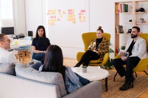 table ronde environnement de travail