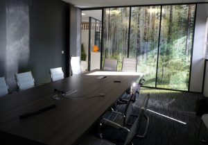 vitrophanie salle de reunion imprimé forêt
