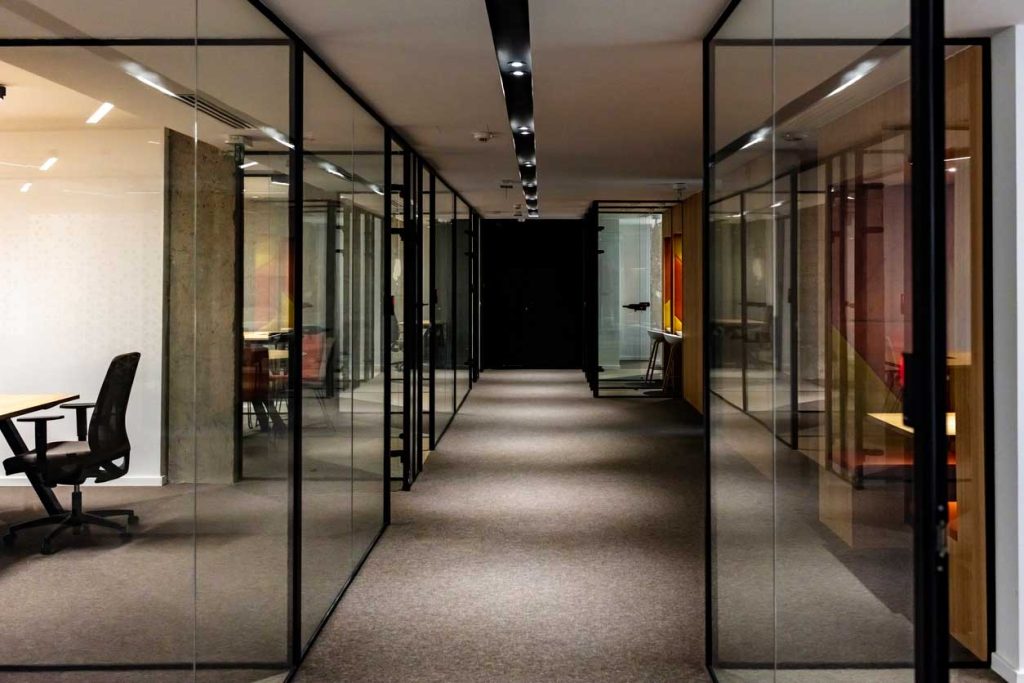 Open space ou bureaux fermés : quels sont les impacts sur la collaboration ? 2 Open space ou bureaux fermés